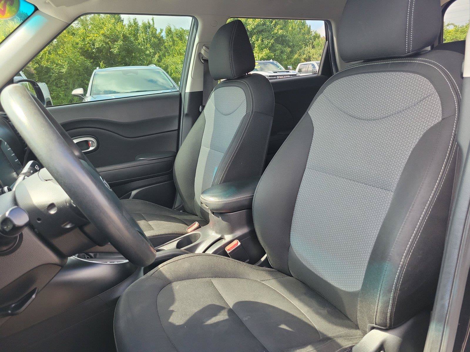 Used 2018 Kia Soul + FWD image 19