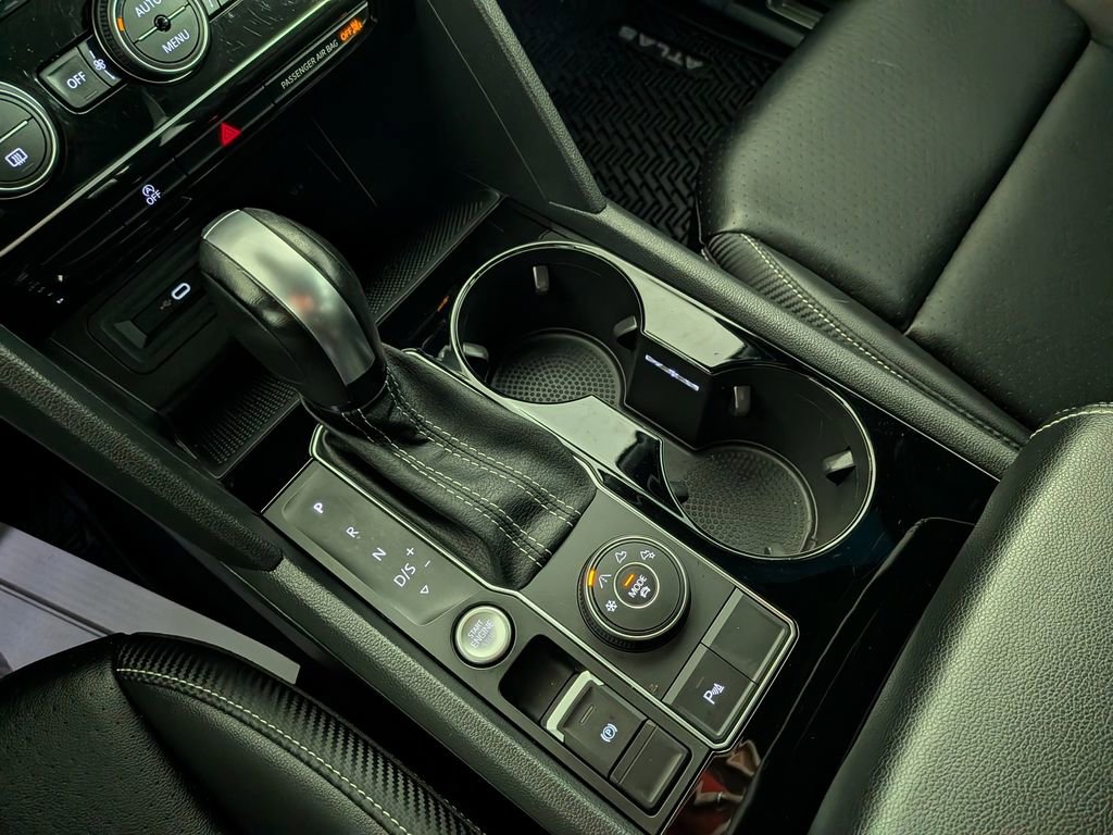 Used 2022 Volkswagen Atlas Cross Sport SEL R-Line image 28