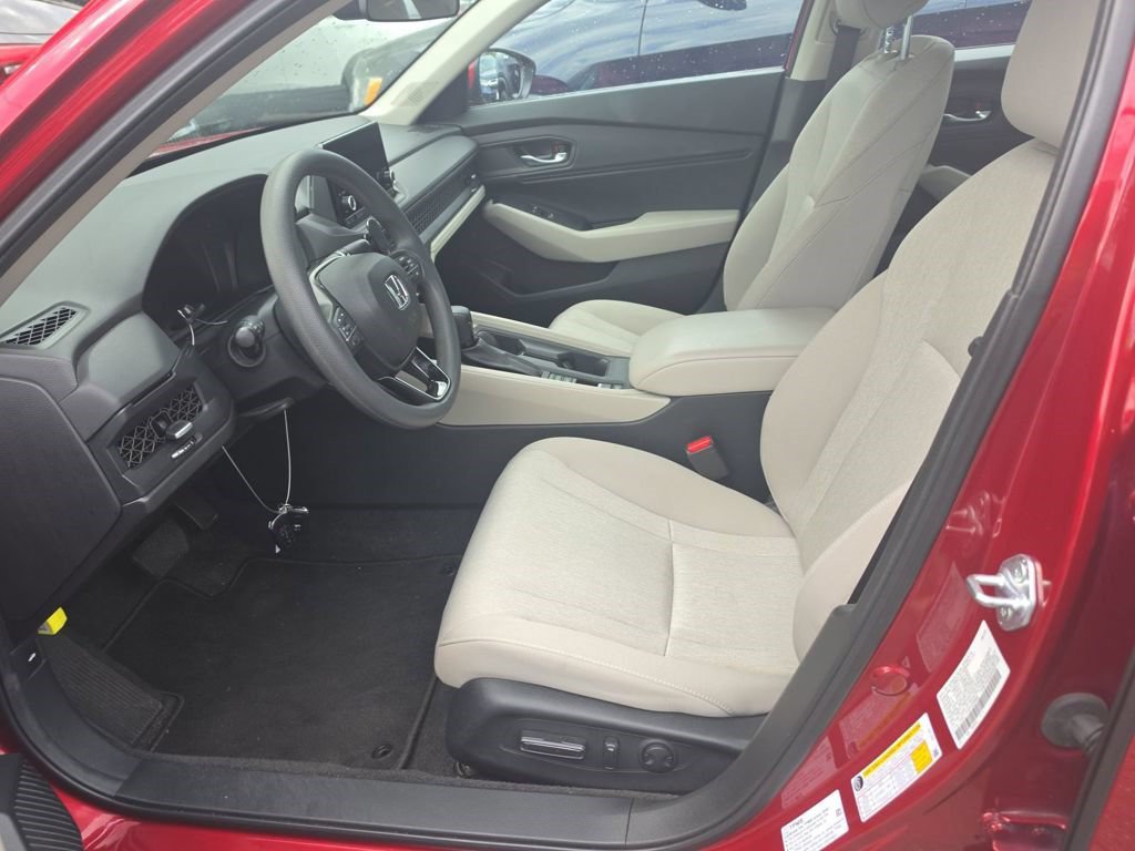 Used 2023 Honda Accord EX image 10