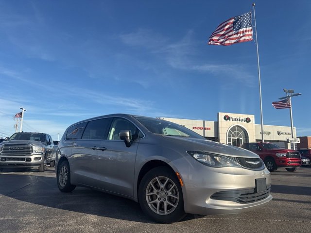 Used 2017 Chrysler Pacifica Touring