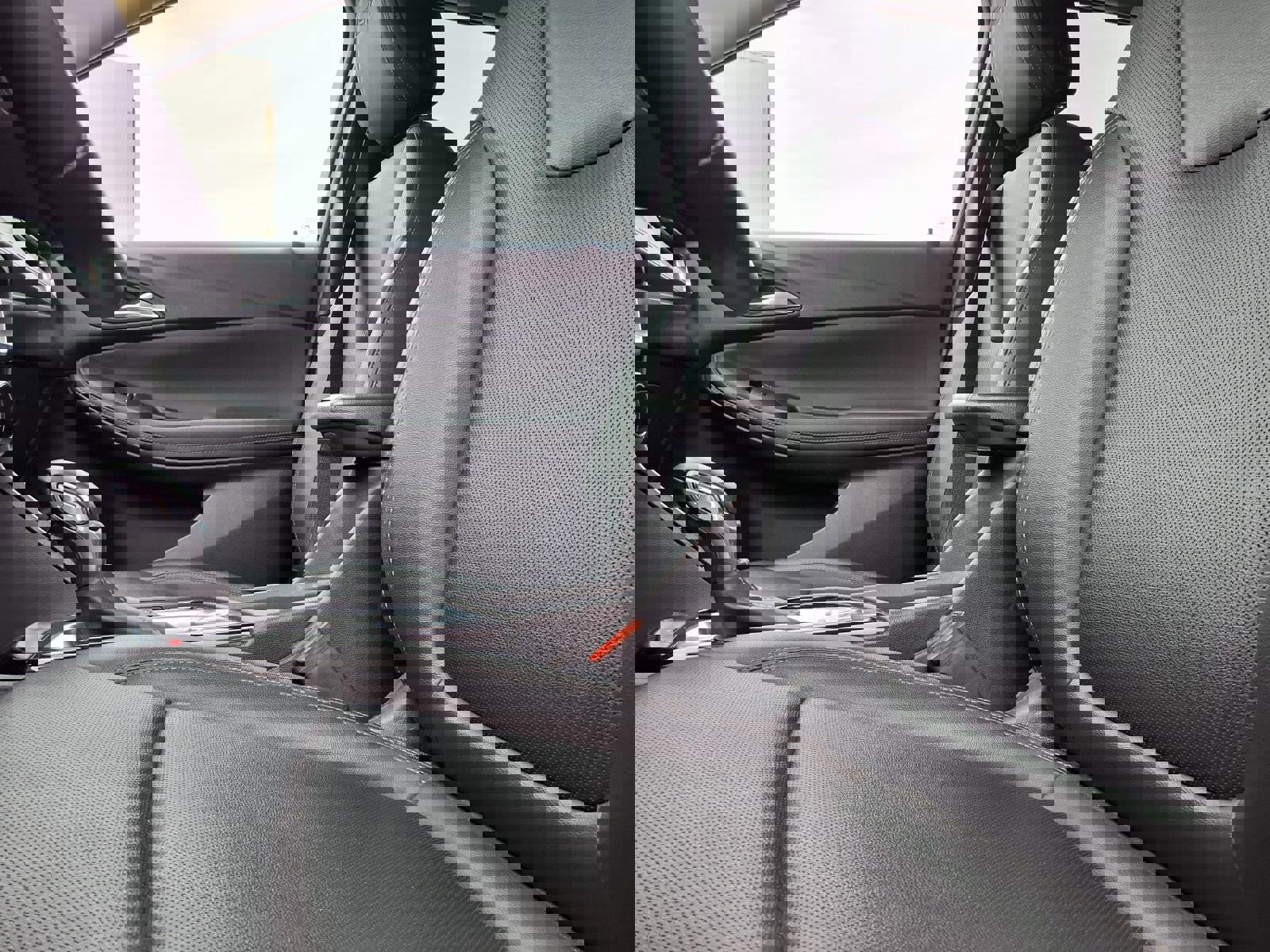 Used 2024 Buick Encore GX Sport Touring image 3