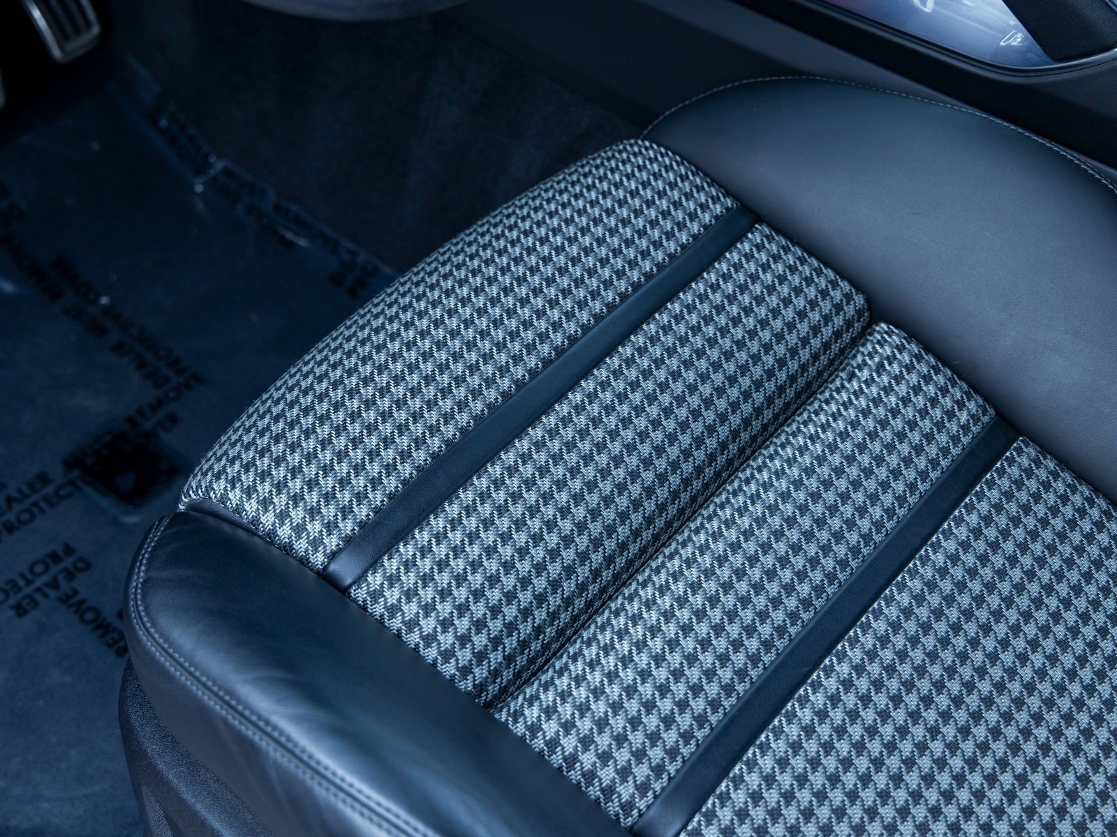 Certified 2020 Porsche Cayenne Turbo image 32