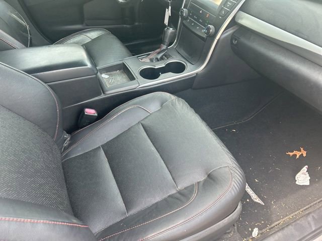 Used 2015 Toyota Camry SE image 19