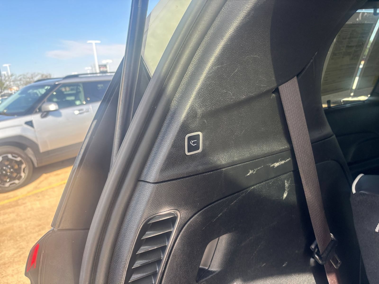Used 2025 Chrysler Pacifica Limited FWD image 24