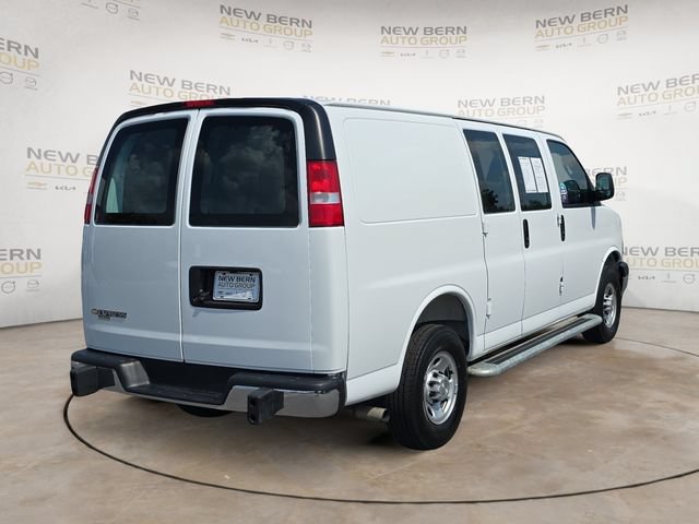 Used 2025 Chevrolet Express 2500 w/ Driver Convenience Package RWD image 5