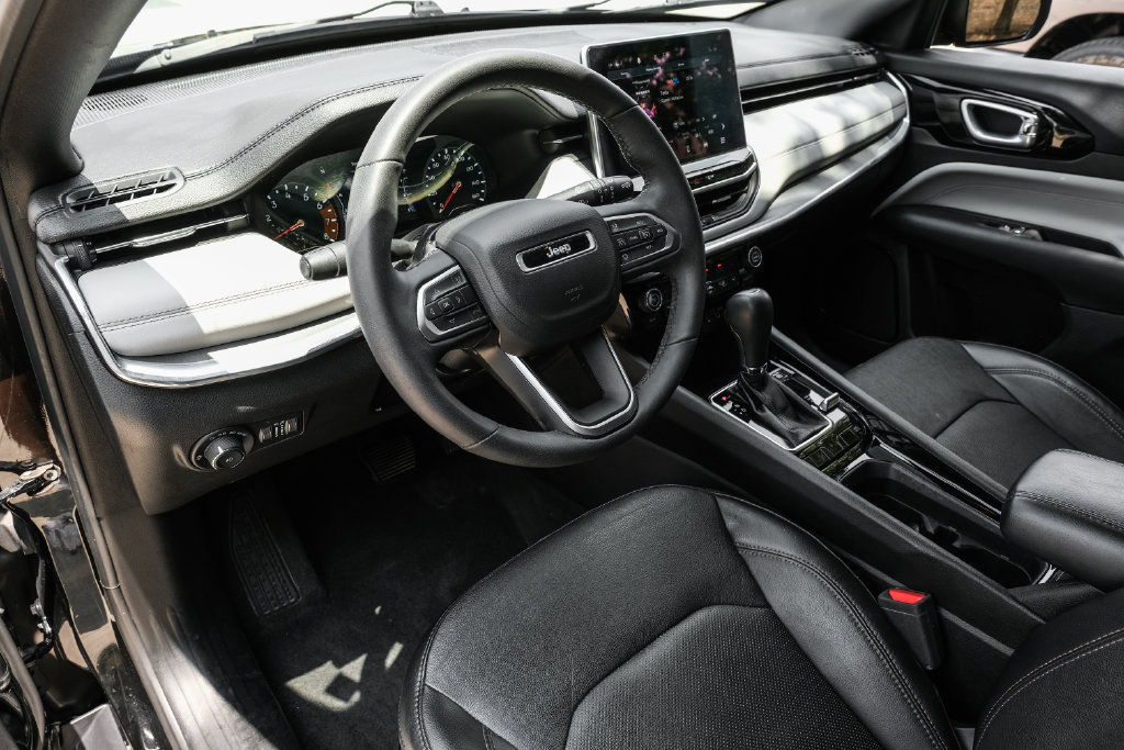 Used 2023 Jeep Compass Limited AWD/4WD image 25