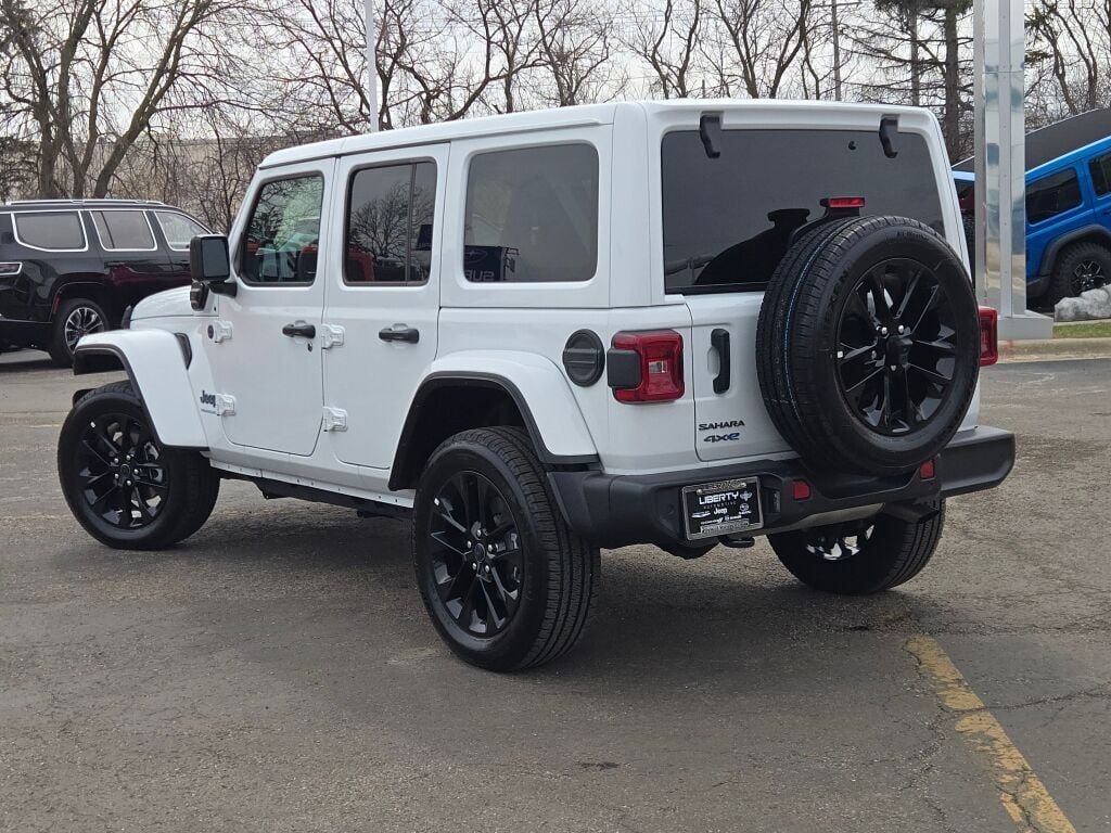 Certified 2025 Jeep Wrangler Unlimited Sahara w/ Safety Group image 13
