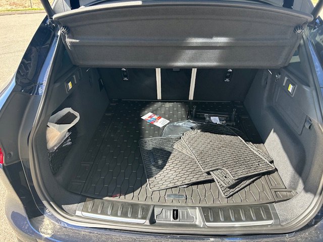 New 2025 Jaguar F-PACE R-Dynamic S image 17