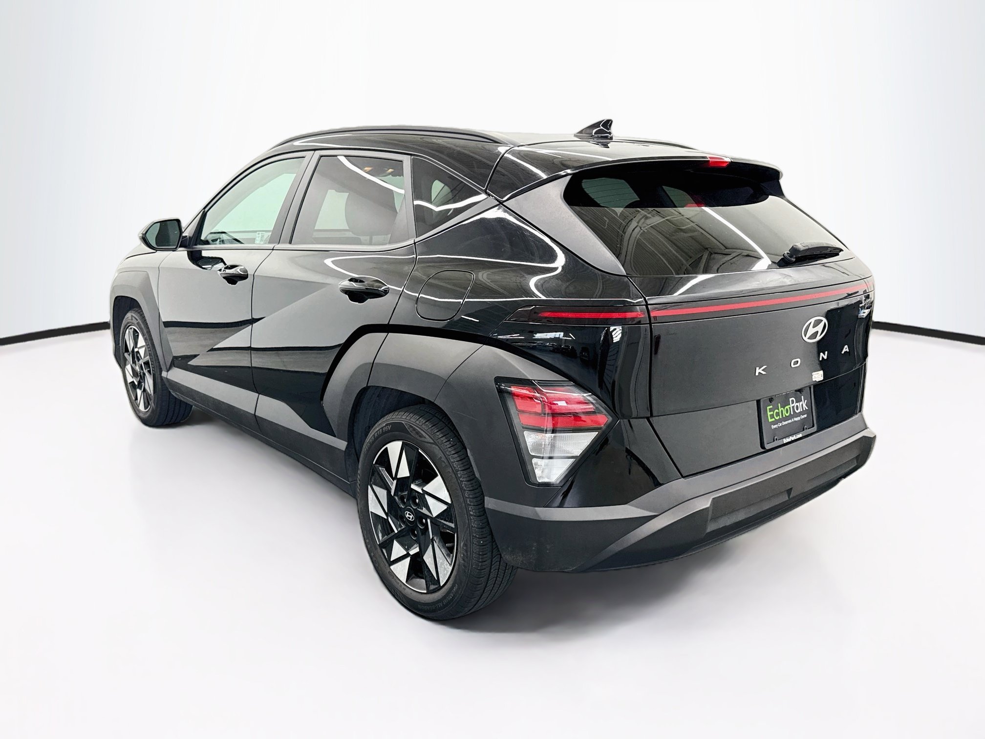Used 2025 Hyundai Kona SEL FWD image 5