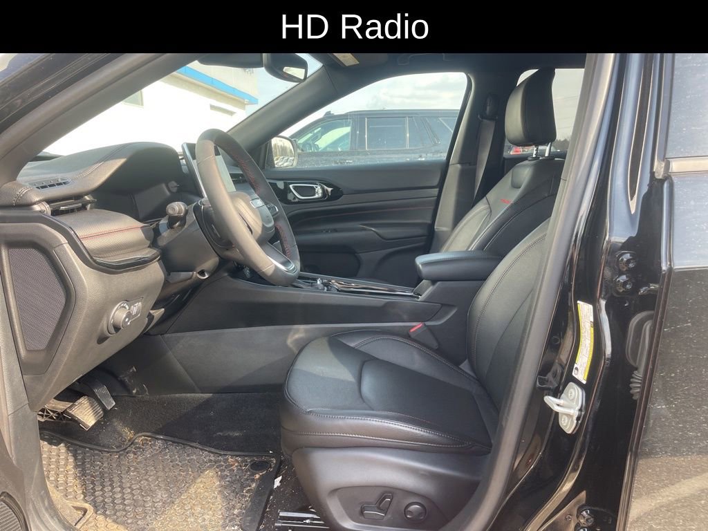 Used 2024 Jeep Compass Trailhawk w/ Trailhawk Elite Group AWD/4WD image 12