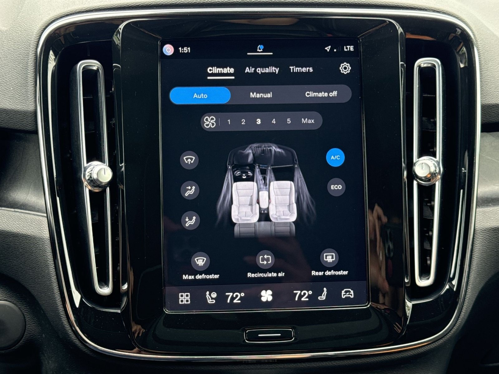 Certified 2023 Volvo XC40 Recharge Ultimate AWD/4WD image 29