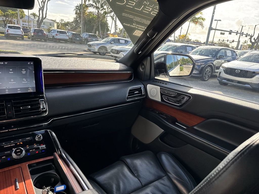 Used 2020 Lincoln Navigator L Reserve w/ Luxury Package AWD/4WD image 15