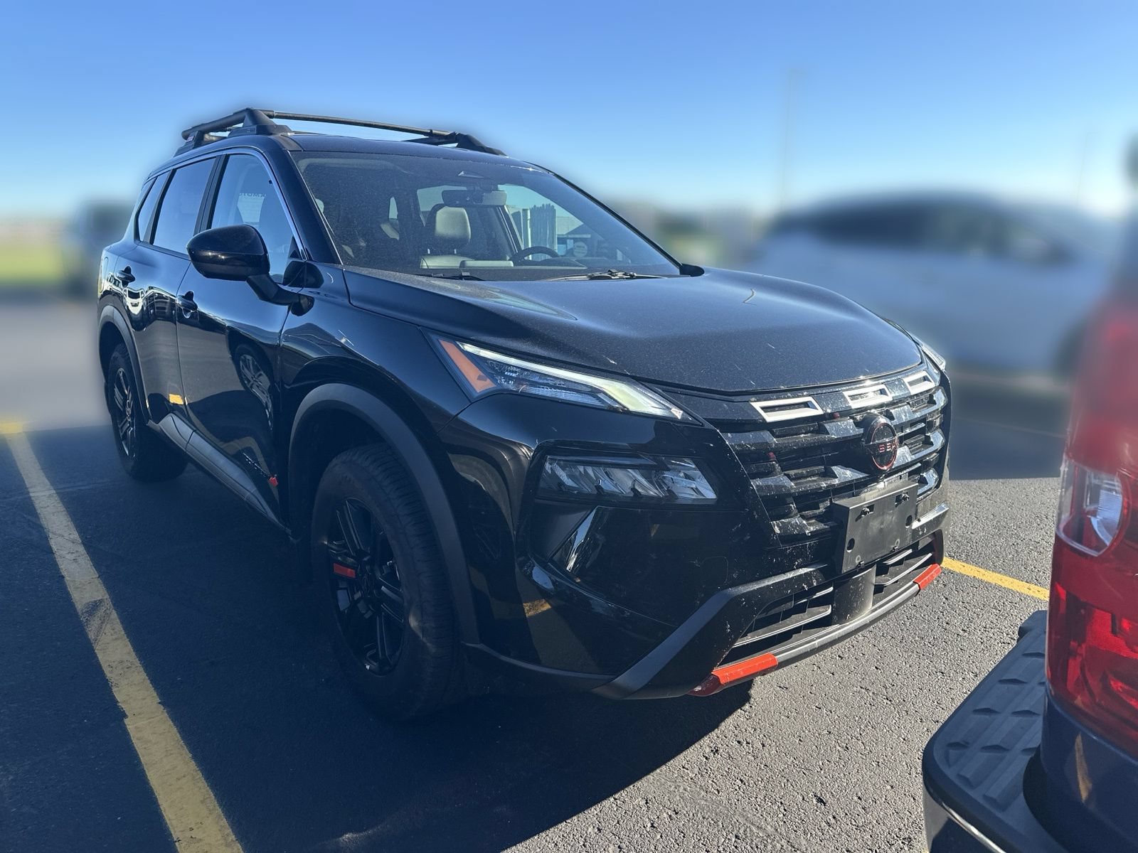Used 2026 Nissan Rogue SV AWD/4WD image 2