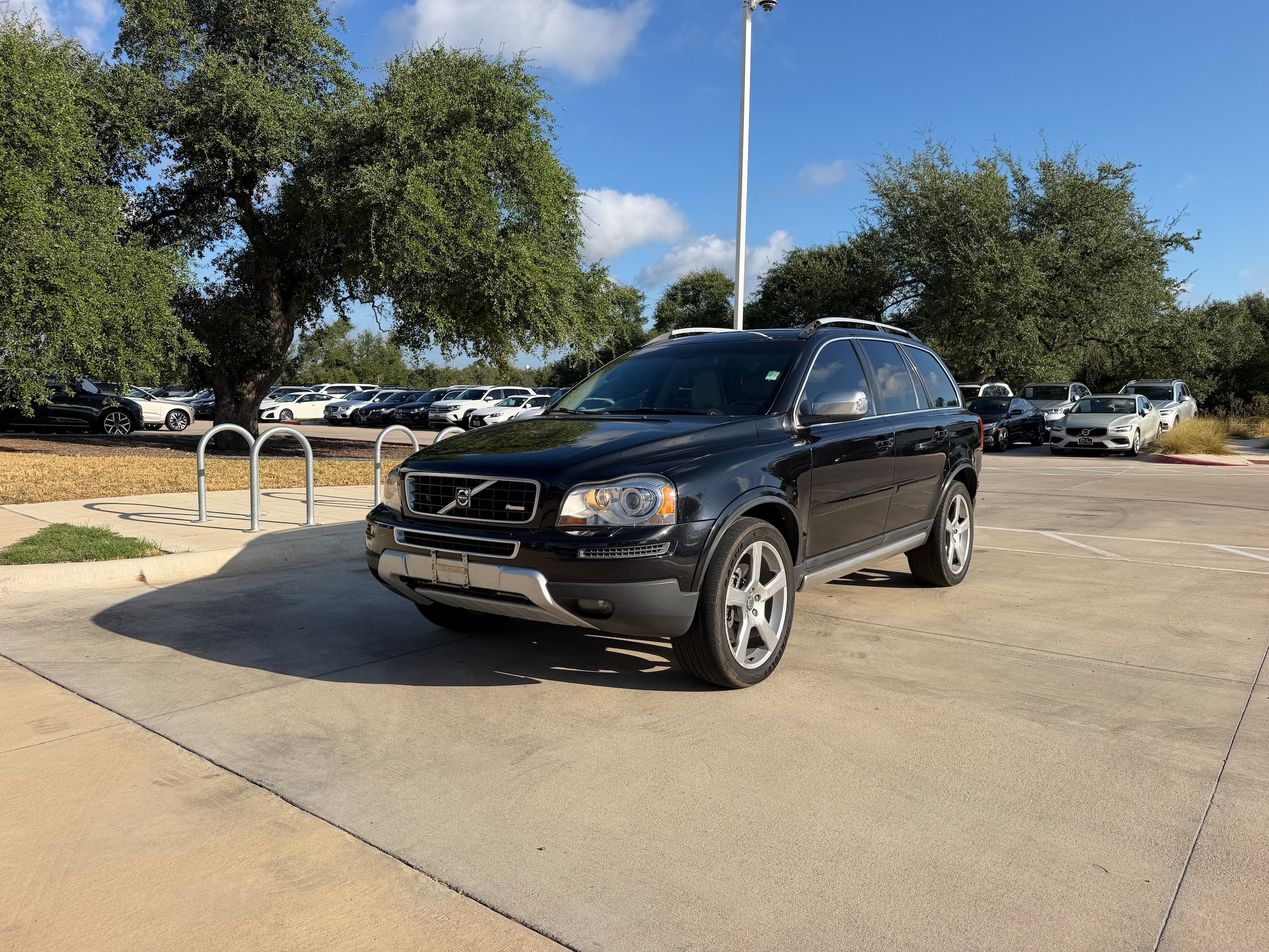 Used 2009 Volvo XC90 V8 R-Design AWD/4WD image 2