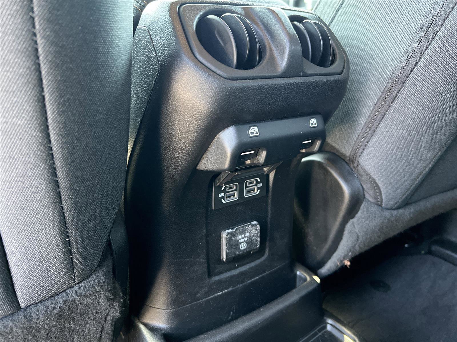 Used 2025 Jeep Wrangler Sahara w/ Safety Group image 15