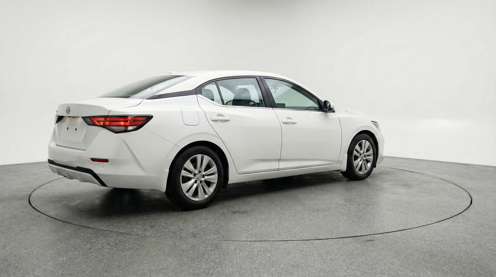 Used 2025 Nissan Sentra S image 9