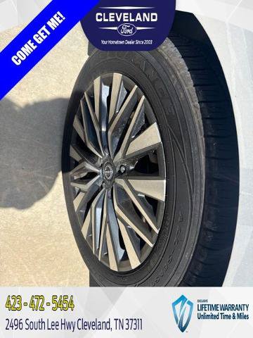 Used 2024 Nissan Altima 2.5 SV FWD image 1