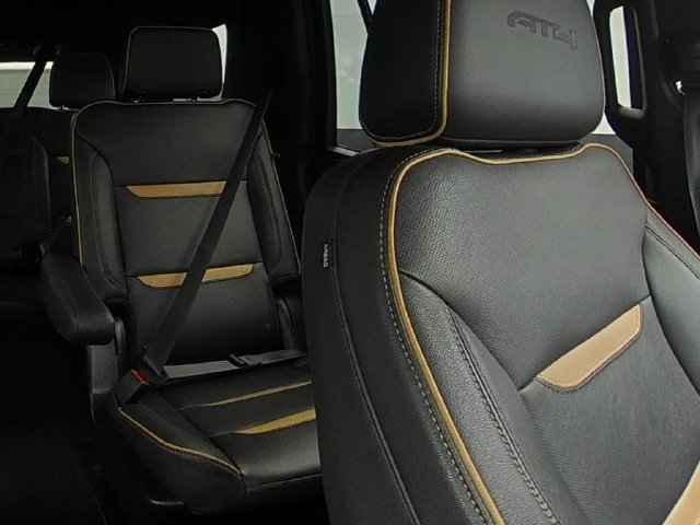 Used 2023 GMC Yukon AT4 w/ Technology Package AWD/4WD image 39