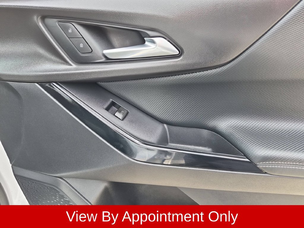 Used 2026 Chevrolet Equinox LT FWD image 32