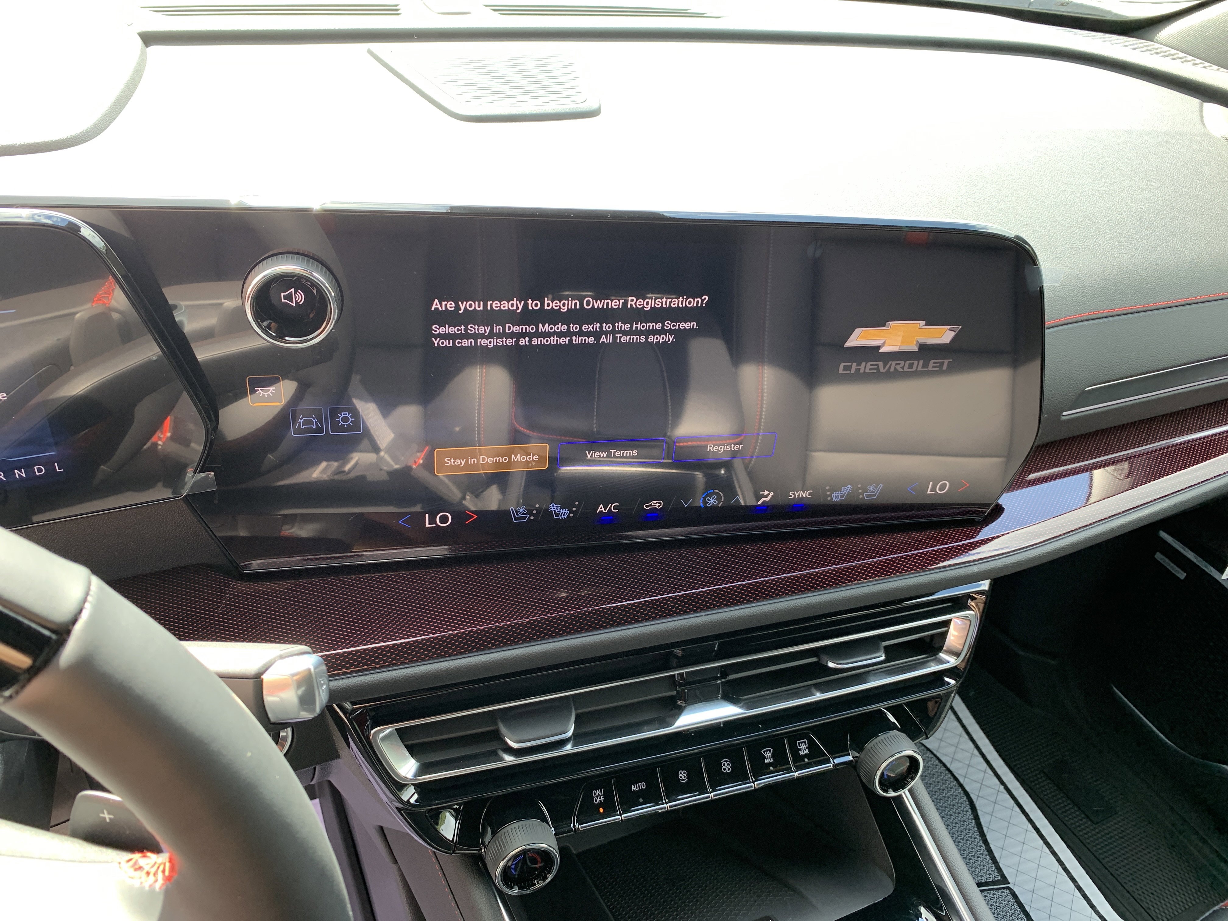 New 2026 Chevrolet Traverse RS w/ LPO, Floor Liner Package image 16