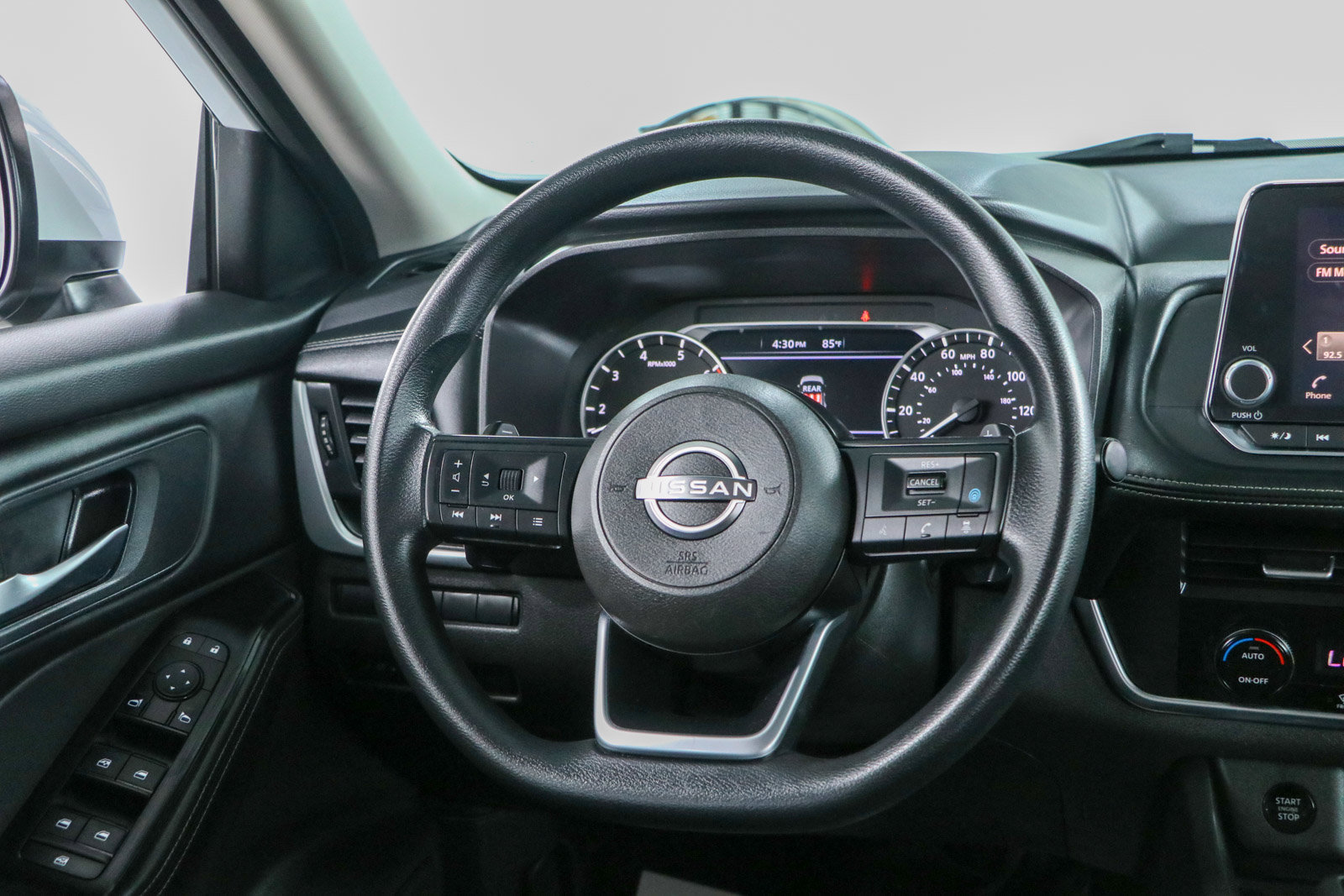 Used 2024 Nissan Rogue SV FWD image 12