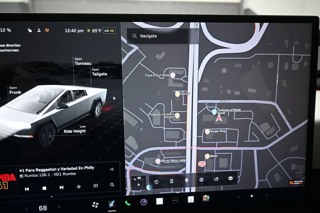 Used 2024 Tesla Cybertruck AWD Crew Cab image 11