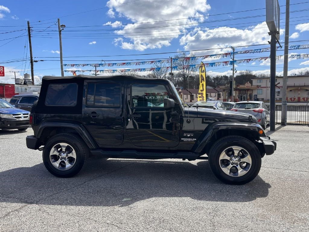 Used 2016 Jeep Wrangler Unlimited Sahara w/ Dual Top Group image 3