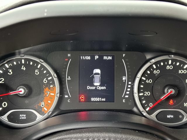 Used 2017 Jeep Renegade Altitude AWD/4WD image 30