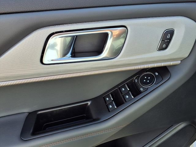 New 2026 Ford Explorer Active w/ Active Comfort Package image 11