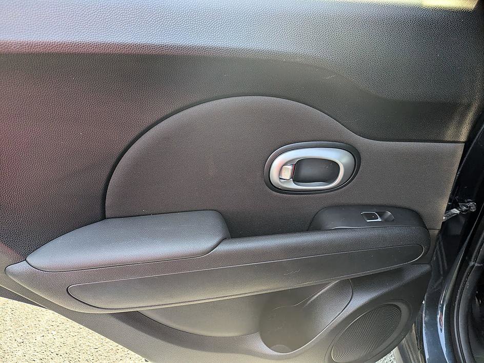 Used 2019 Kia Soul + image 22