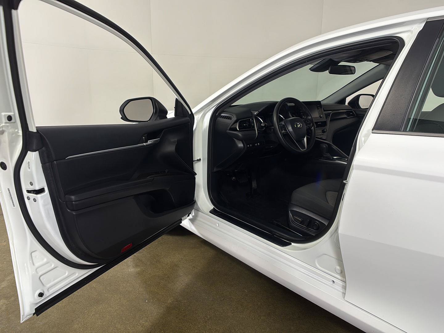 Used 2024 Toyota Camry LE FWD image 2