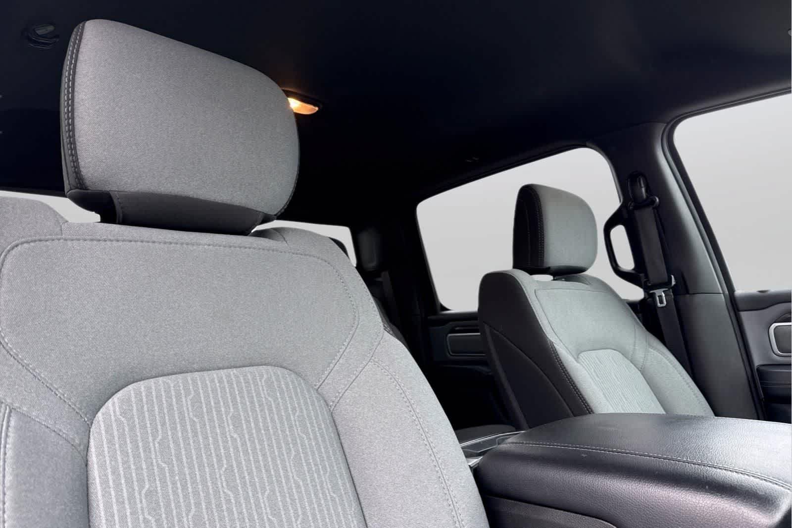 Used 2022 RAM 1500 Big Horn AWD/4WD image 17