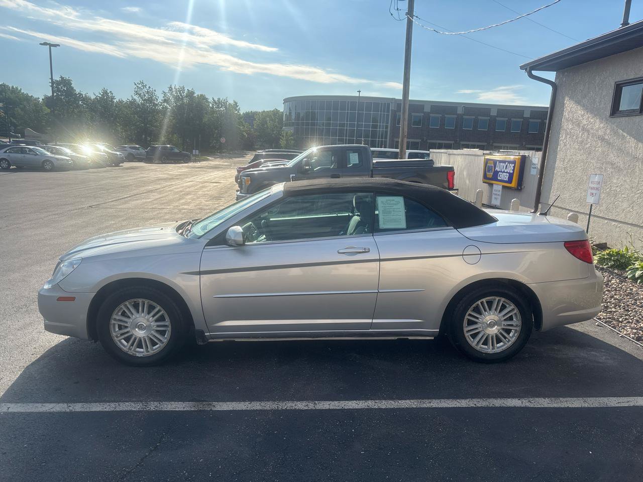 Used 2008 Chrysler Sebring Touring FWD image 6
