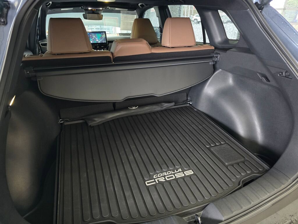 Used 2026 Toyota Corolla Cross XLE w/ Convenience Package image 16