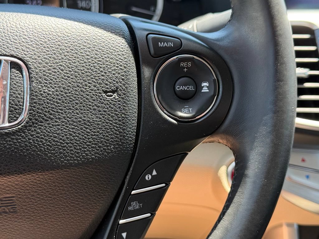 Used 2015 Honda Accord Touring image 6