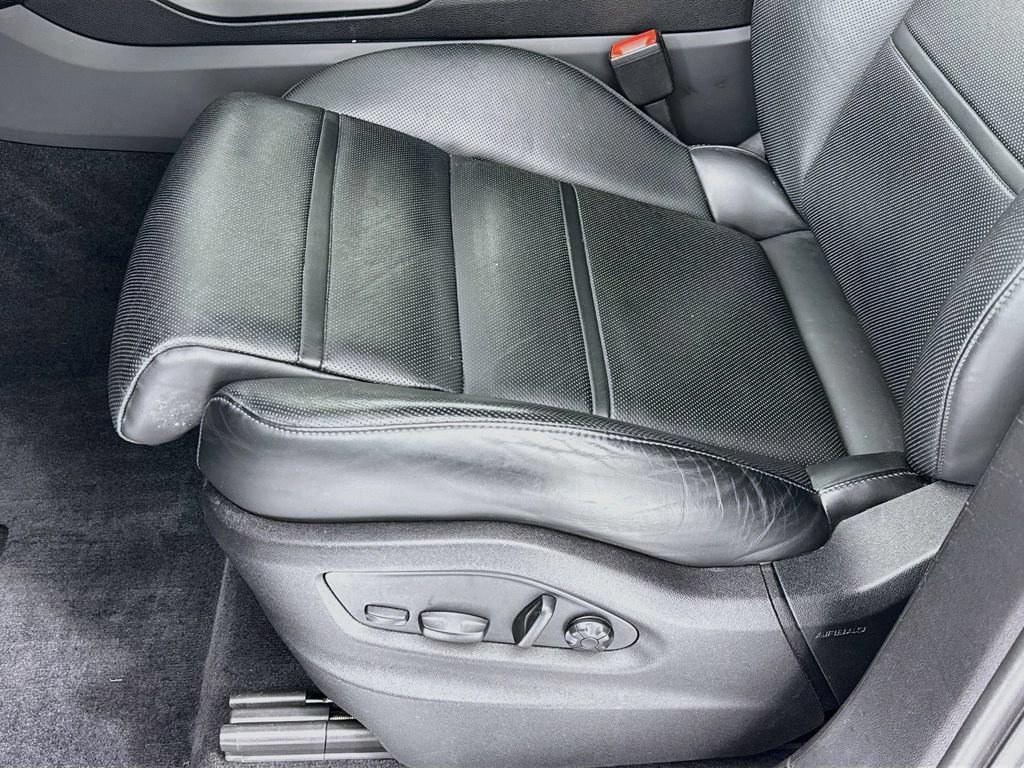 Certified 2023 Porsche Cayenne AWD/4WD image 12