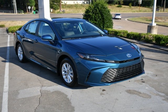 New 2025 Toyota Camry LE image 1