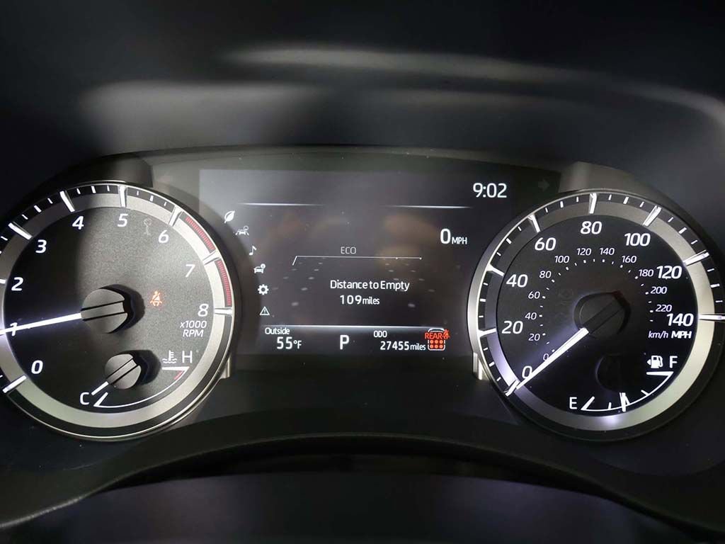 Used 2024 Toyota Highlander LE AWD/4WD image 42
