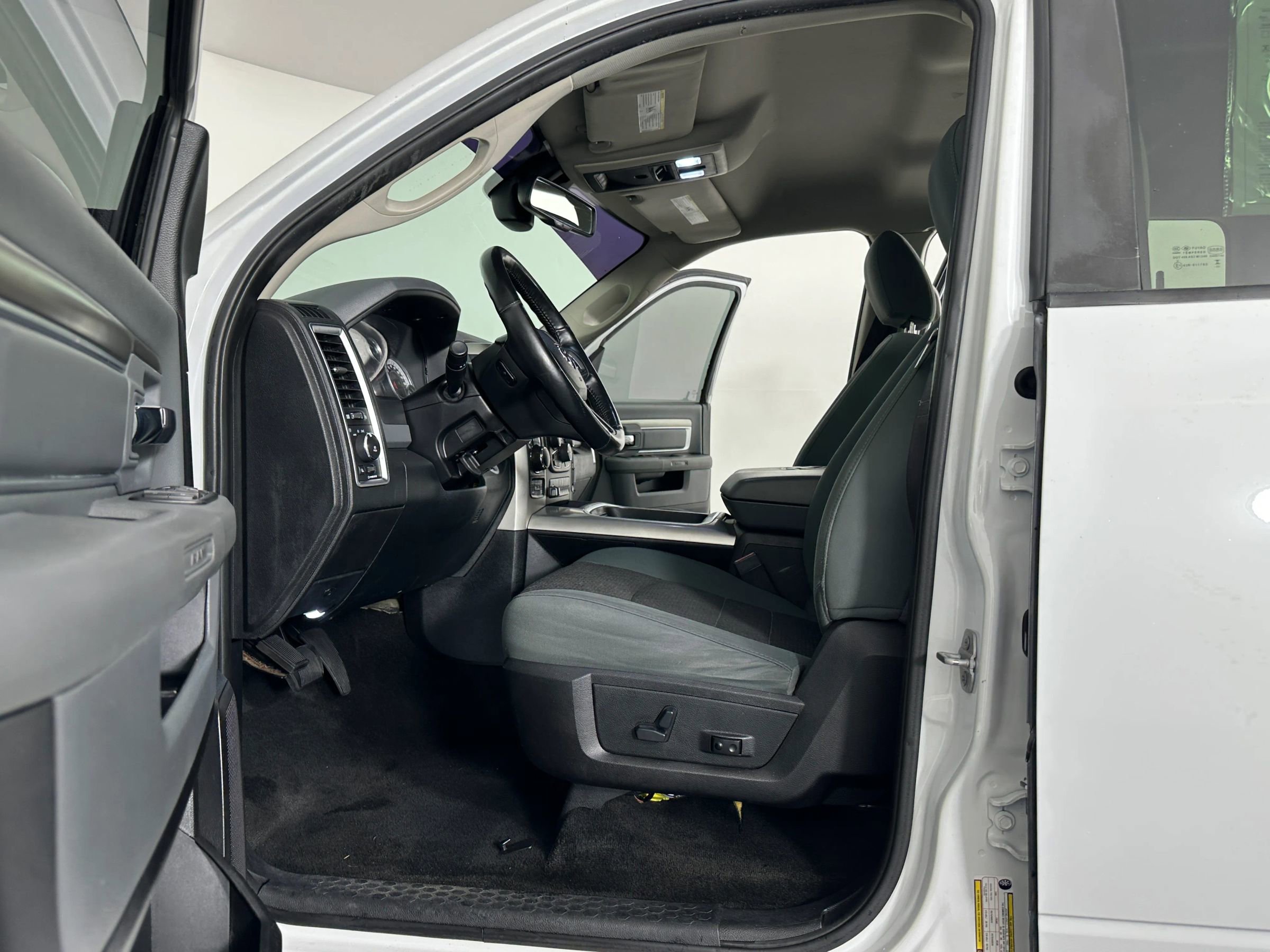 Used 2016 RAM 1500 Big Horn image 22