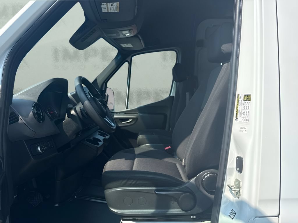 Used 2023 Mercedes-Benz Sprinter 2500 image 5