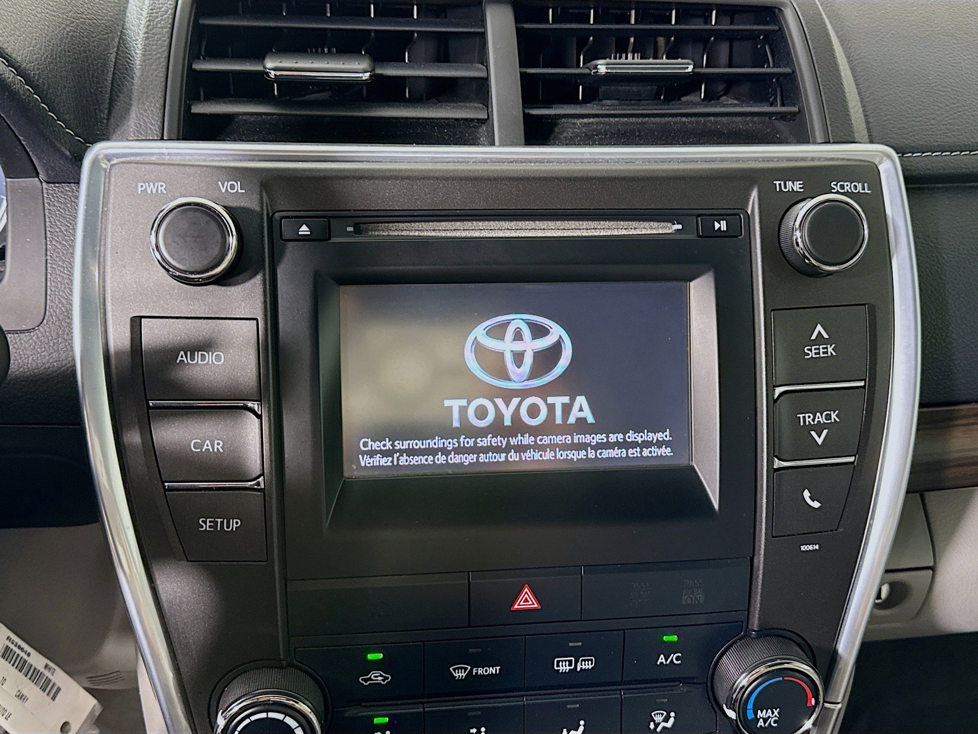 Used 2016 Toyota Camry LE image 18