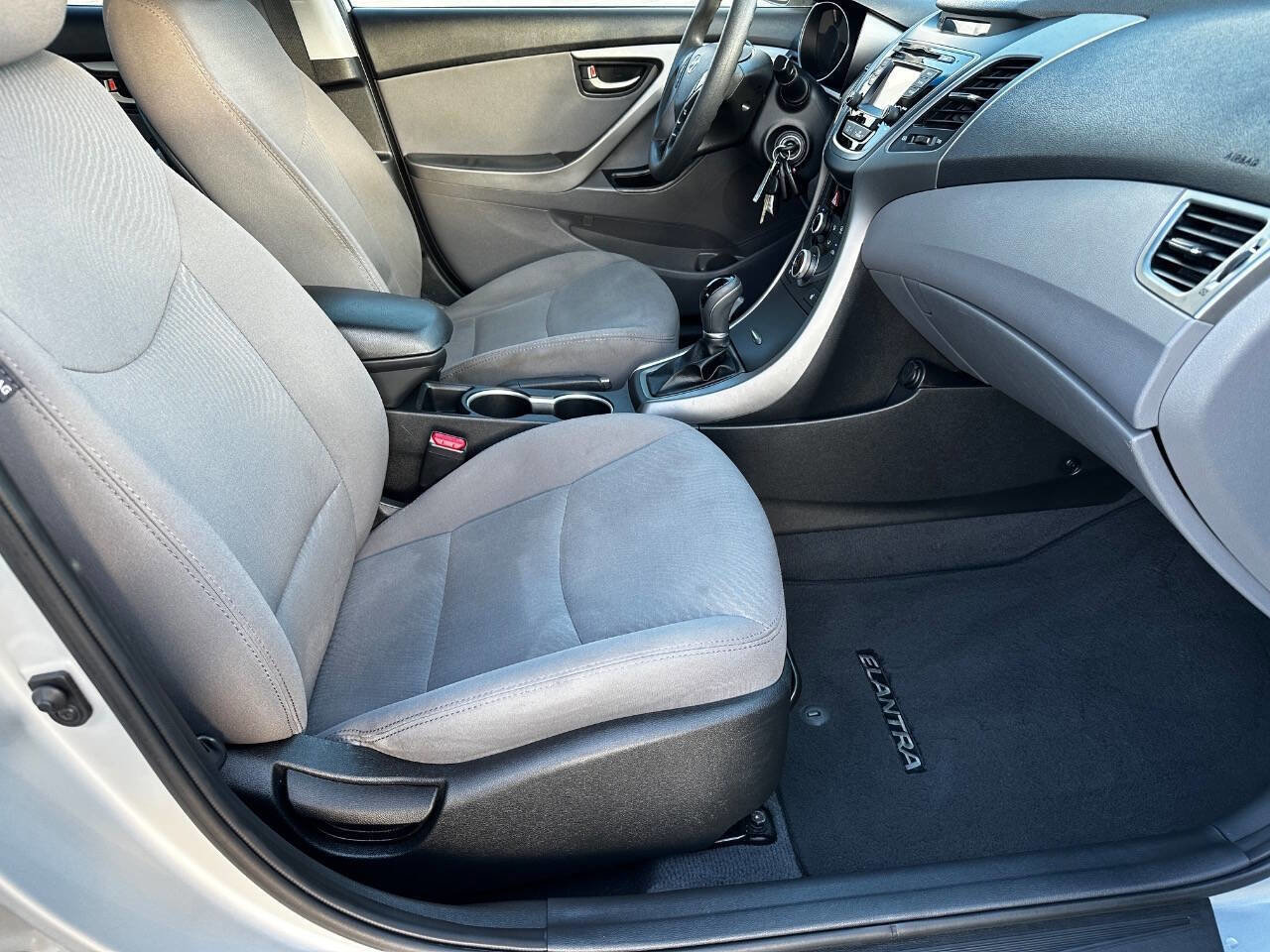 Used 2014 Hyundai Elantra SE w/ Option Group 02 FWD image 13