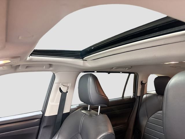 Used 2020 Toyota Highlander XLE AWD/4WD image 20