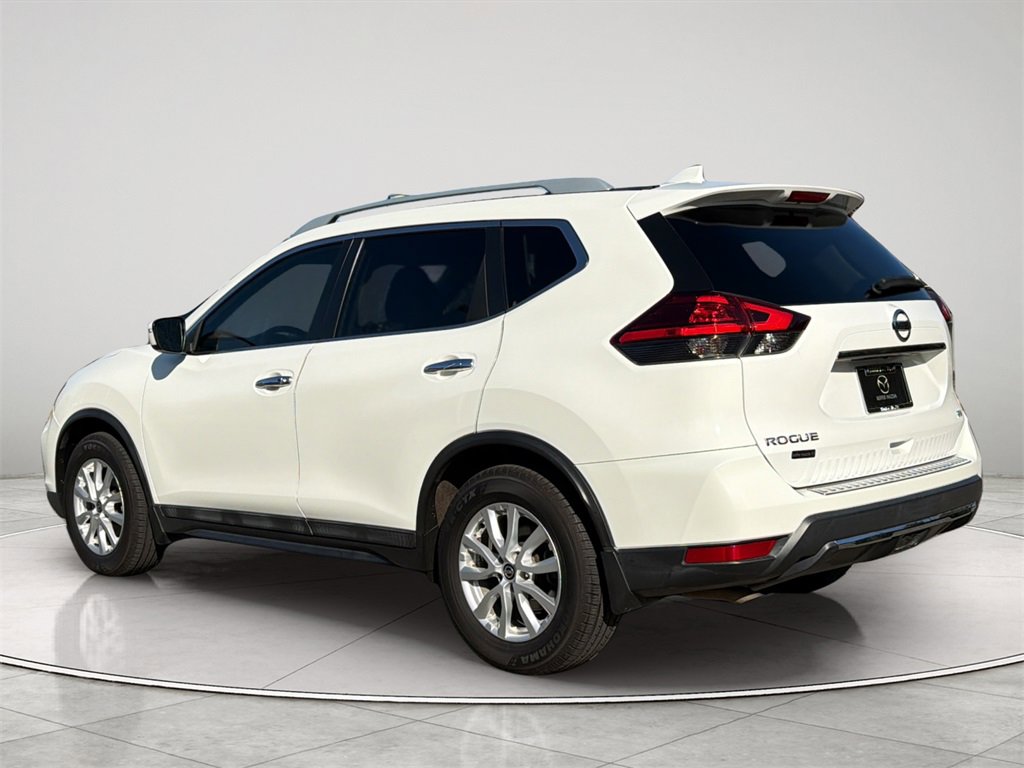 Used 2017 Nissan Rogue SV image 17