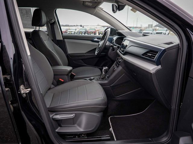 Used 2023 Volkswagen Taos SE image 16