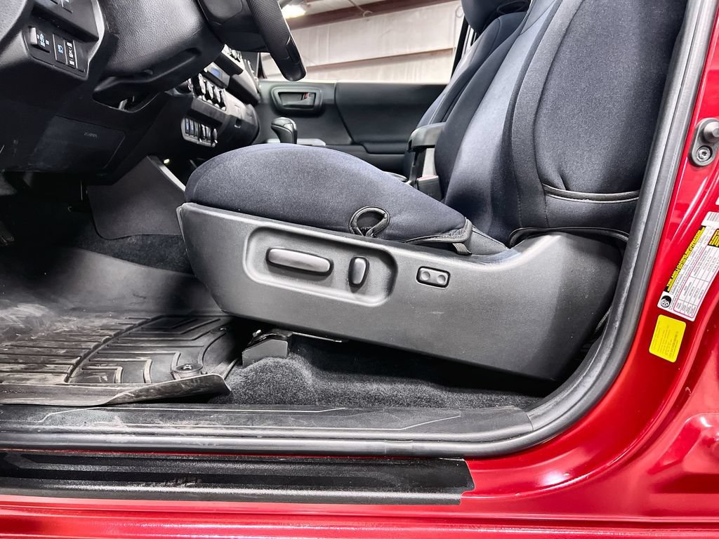 Used 2023 Toyota Tacoma TRD Off-Road w/ Advanced Technology Package AWD/4WD image 15