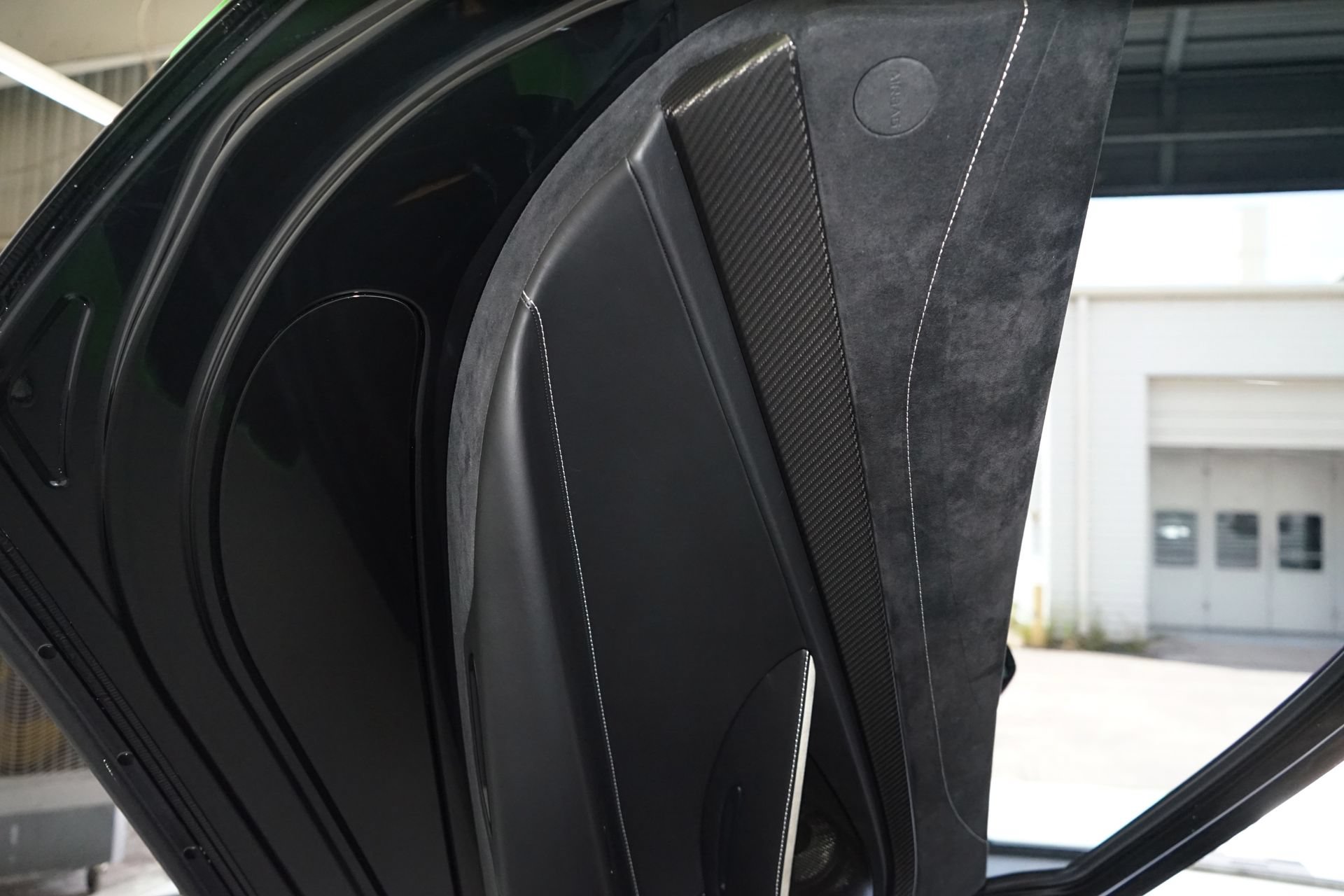 Used 2024 McLaren 750S RWD image 17