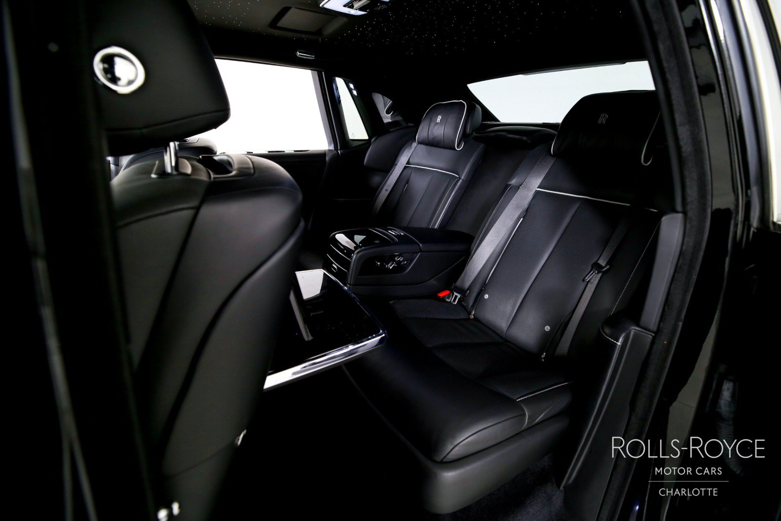 Used 2020 Rolls-Royce Phantom Sedan RWD image 19