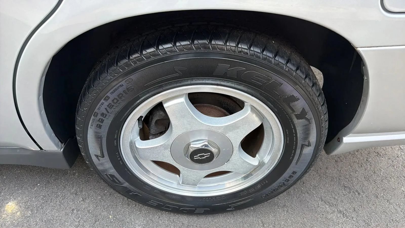 Used 2004 Chevrolet Impala w/ Preferred Equipment Group FWD image 19
