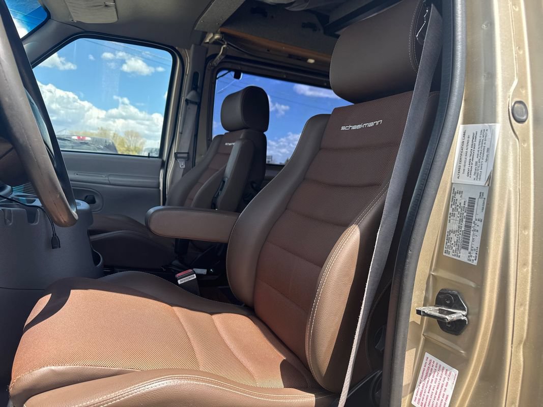 Used 2000 Ford E-350 and Econoline 350 Extended Super Duty RWD image 6